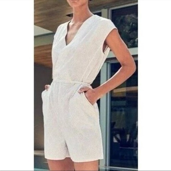 Athleta Pants - Athleta Marlow Pearl White Python Snakeskin Printed Romper Jumpsuit Small
